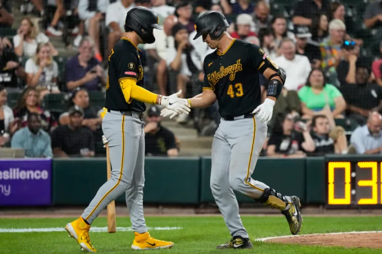 Pirates back Bubba Chandler with 18 hits in victory over White Sox